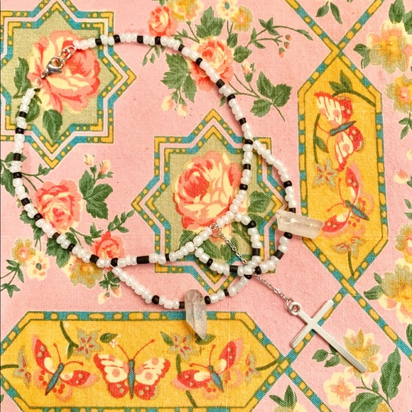 🖤 𝒟𝓊𝒶𝓁𝒾𝓉𝓎’𝓈 𝒦𝒾𝓈𝓈 𝒞𝒽𝑜𝓀𝑒𝓇🤍 - Picture 2 of 3